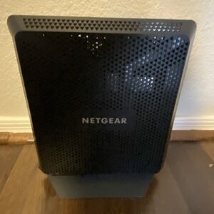 Netgear Nighthawk AC1900 WiFi Cable Modem Router C7000v2 Tested — No power cord